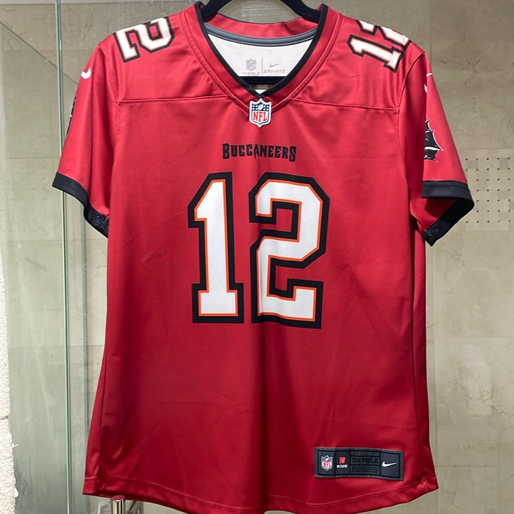 Onfield NFL Brady Buccaneers jersey.